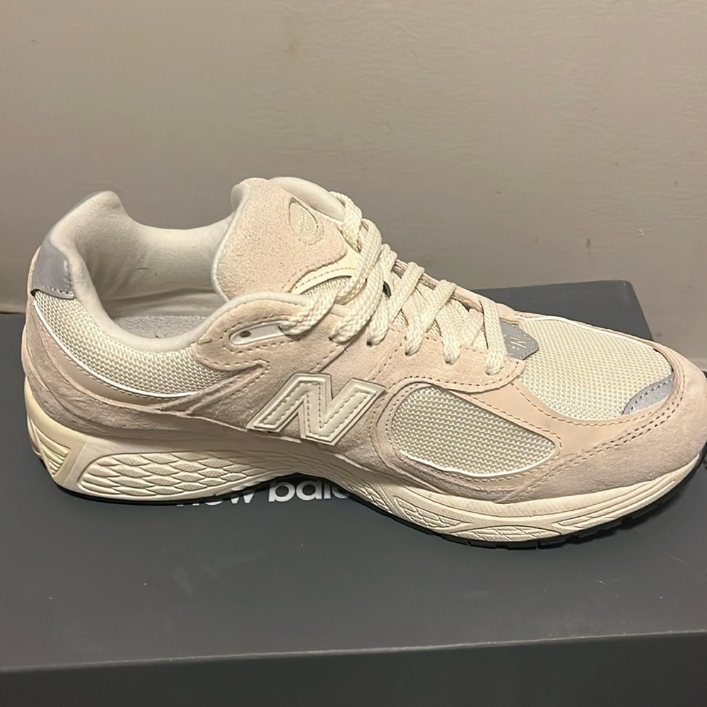 New Balance shoes..size8 1/2...Worn once..Brand New No Scuffs or marks on Em..